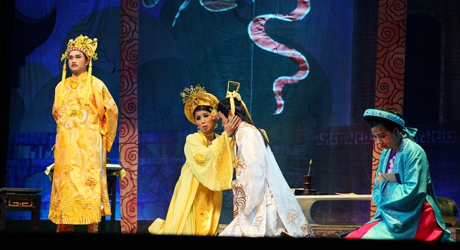 cai-luong-show-in-vietnam