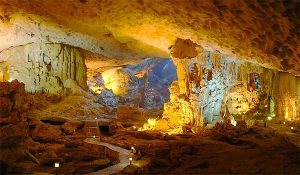 Höhle von Thien Canh Son Halong Vietnam