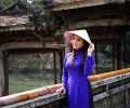 jeune-fille-vietnamienne-en-robe-traditionnelle3