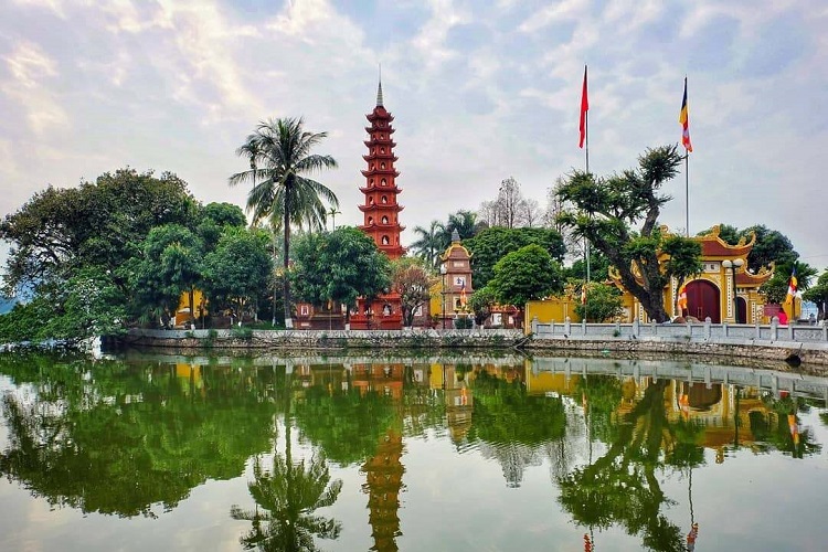 Tran-Quoc-Pagode-Hanoi-Vietnam