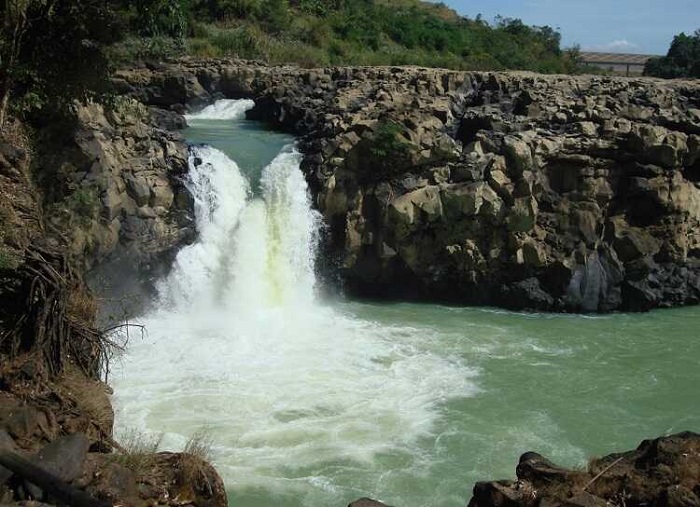 Wasserfall-trinh-nu-dak-lak-vietnam