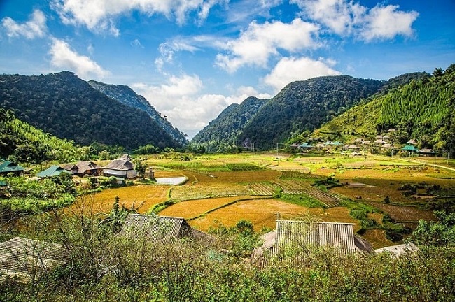 son-ba-muoi-village-pu-luong-vietnam
