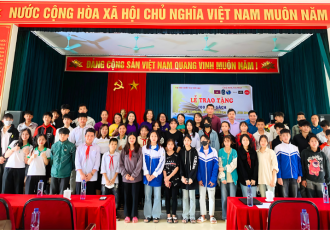 Horizon Vietnam hat in Zusammenarbeit mit anderen Partnern 800 Bücher an Schulen in der Gemeinde Luong Ngoai gespendet.