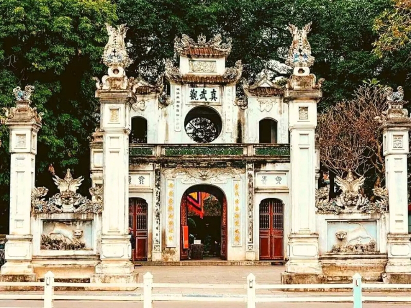 Tempel Quan Thanh: Ein historisches Herzstück des spirituellen Lebens in Hanoi