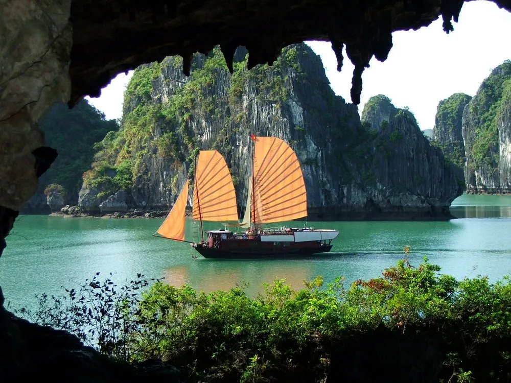 HA LONG BUCHT