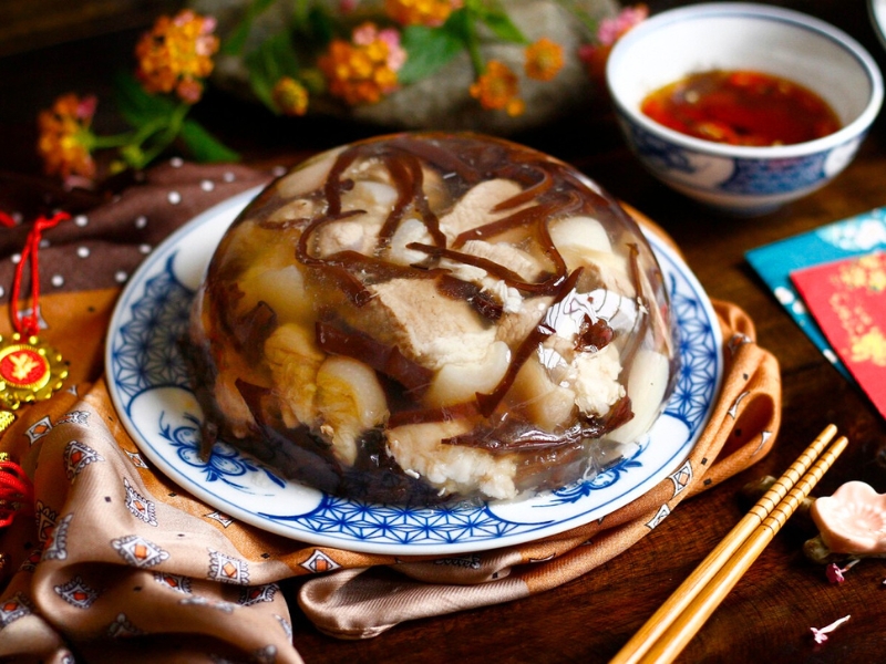 Thit đông (Gelée de viande de porc)