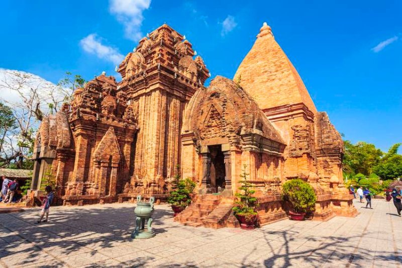 Tours Po Nagar (Nha Trang, province de Khanh Hoa)
