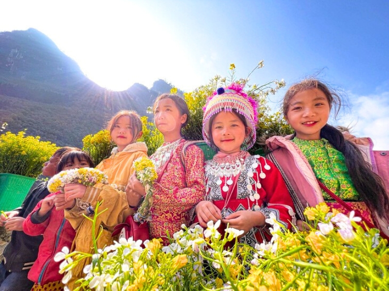 Minderheitenkinder in Ha Giang