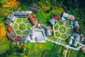 Hmong-Dorf Pa Vi: Filmreife Landschaft am Ma-Pi-Leng-Pass