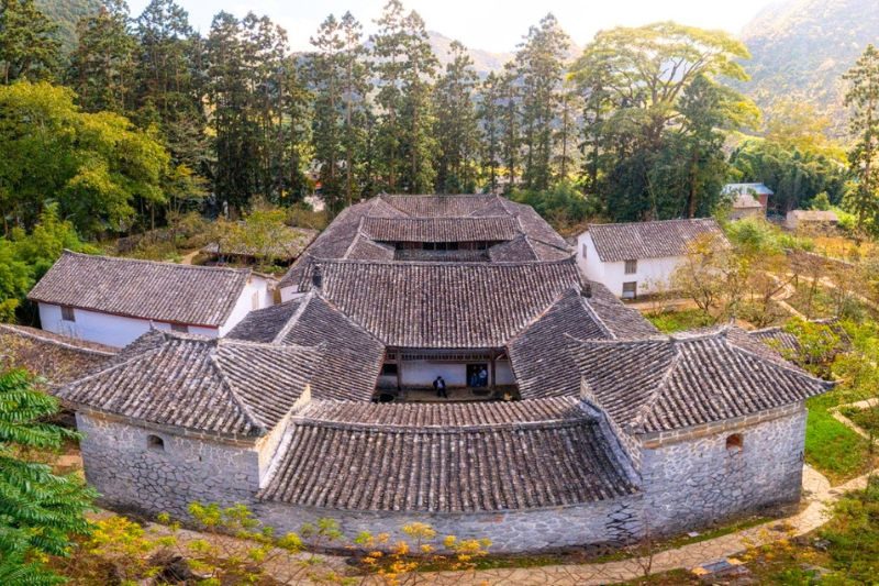 Luftaufnahme des alten Palastes des Hmong-Königs in Schildkrötenpanzerform