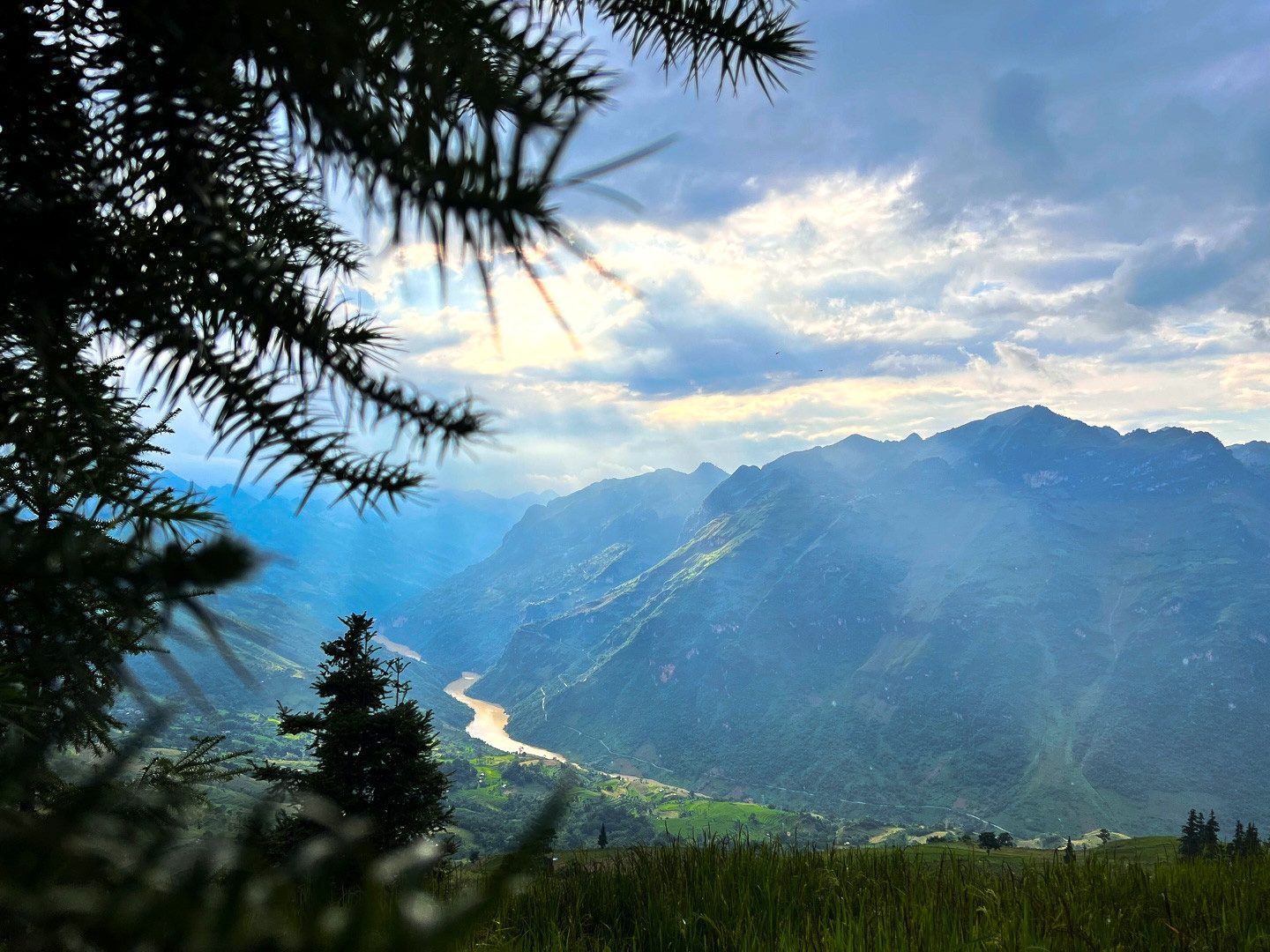 Tal und Fluss Chay vom Plateau Suoi Thau aus gesehen