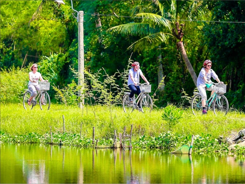 Radfahren auf dem Land um Huế